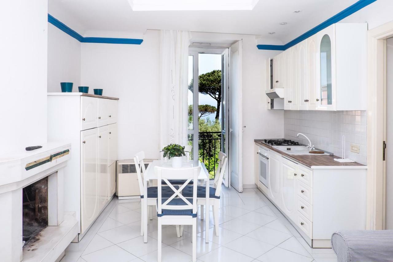 "White Mermaid" - Sorrento Downtown Sea View Apartment 외부 사진