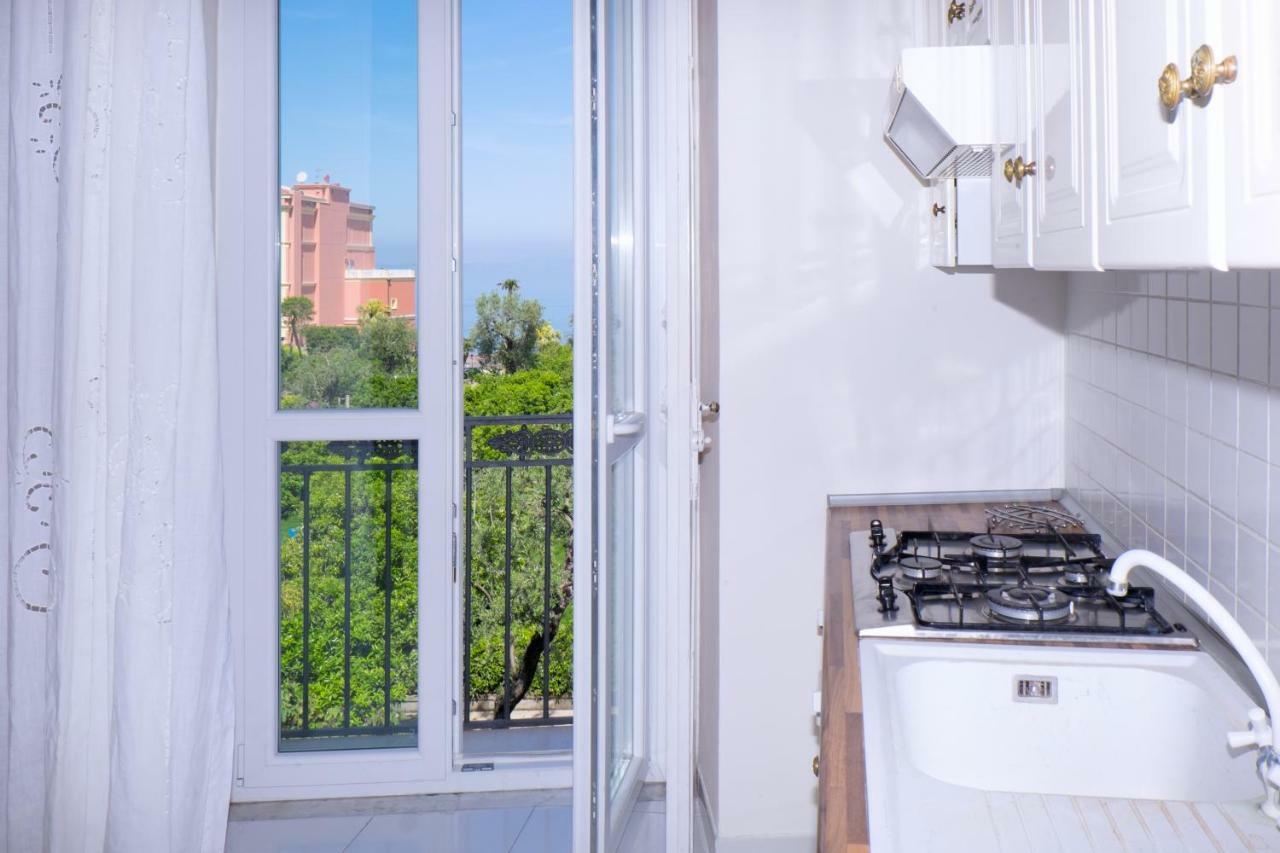 "White Mermaid" - Sorrento Downtown Sea View Apartment 외부 사진